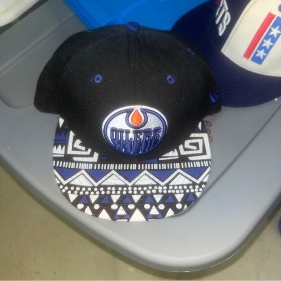 Oilers hat - Picture 1 of 1